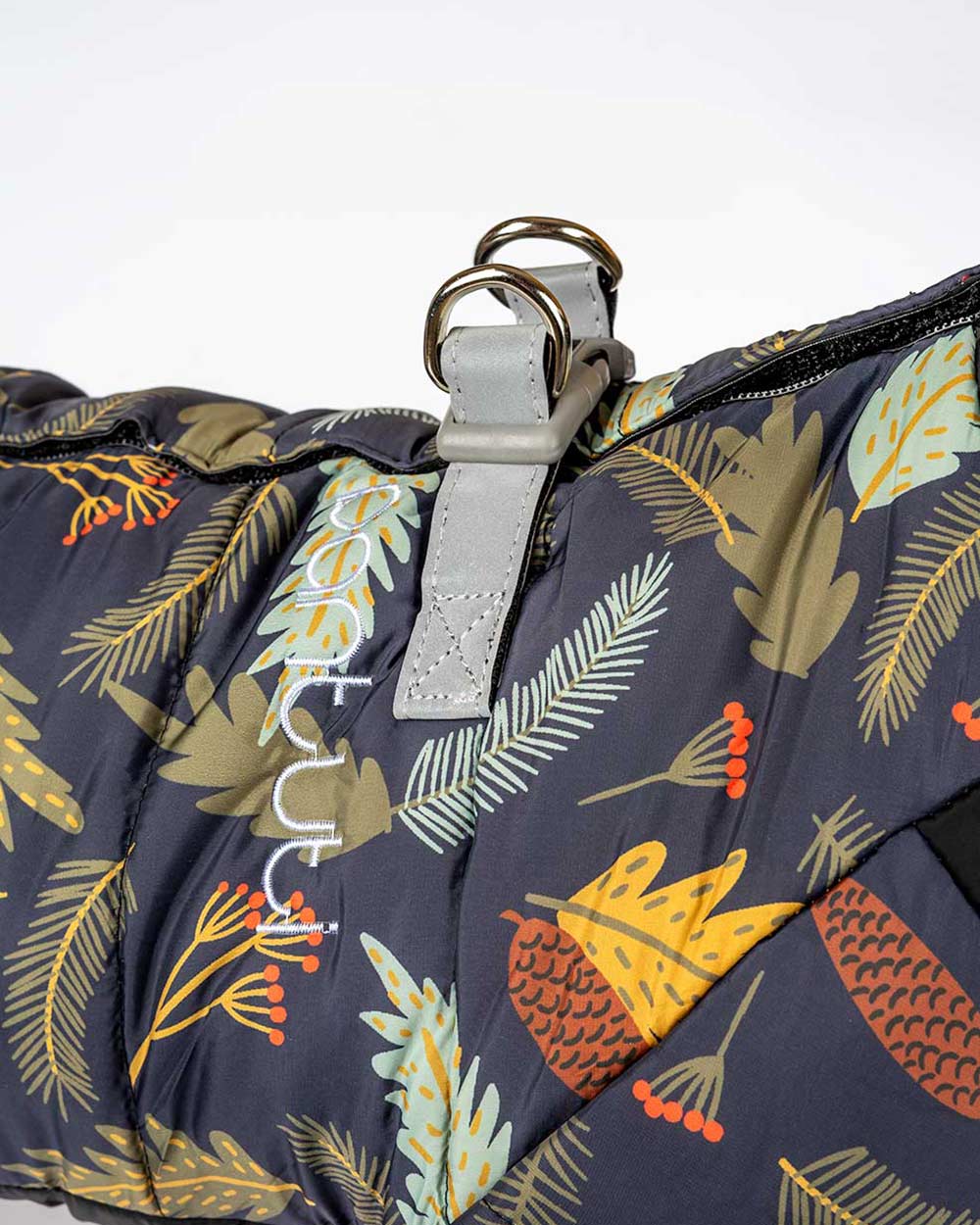 Zimowy kombinezon dla psa zapinany na grzbiecie ODIN FOREST